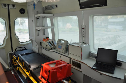 双江救护车内部